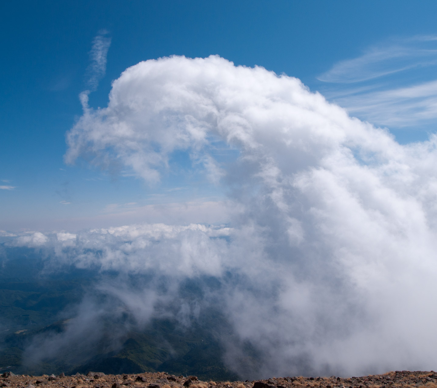 秋の雲 面白い雲 スマートフォン用 待受け 壁紙 1440 1280 Android向け