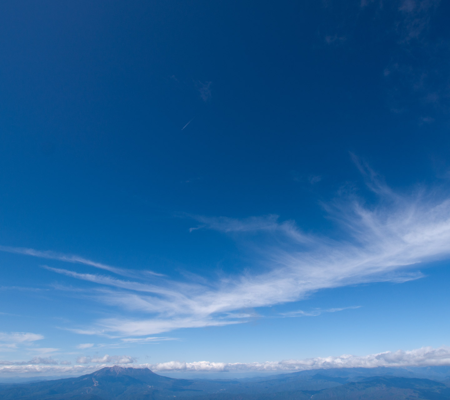 秋の空 秋の雲 スマートフォン用 待受け 壁紙 1440 1280 Android向け