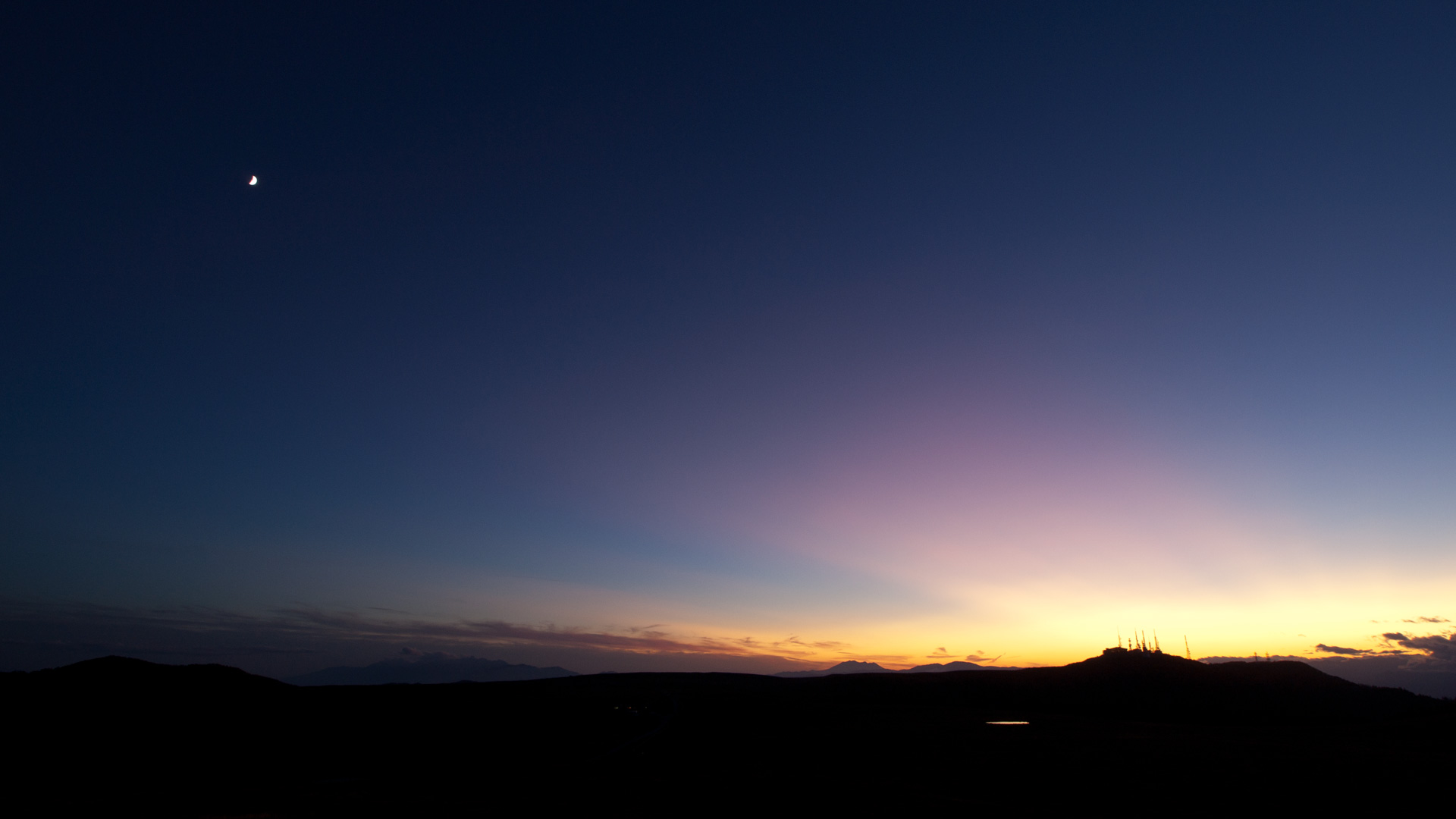 ワイド画面 19 1080 のデスクトップ壁紙 高原の夕暮れと月