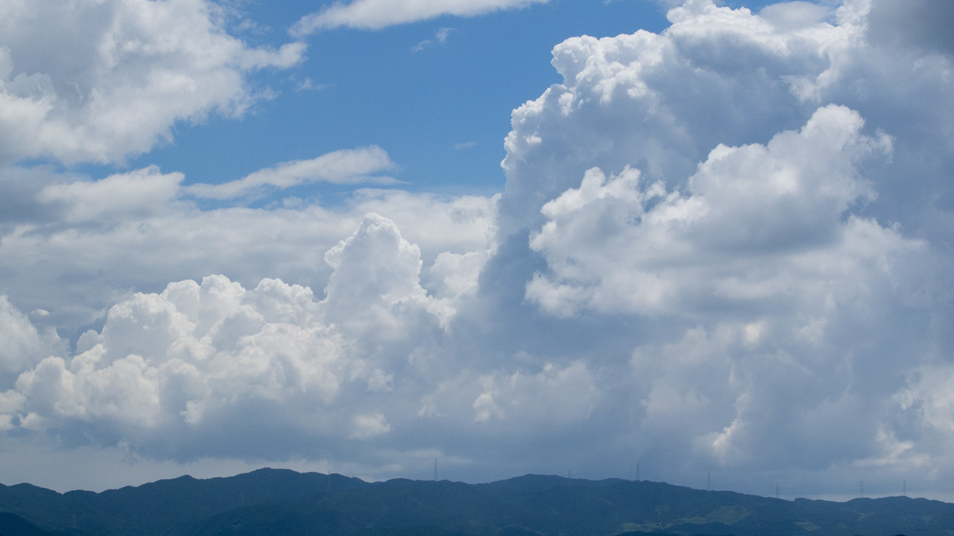 夏の雲 入道雲のデスクトップ壁紙 ワイド画面 1366 768